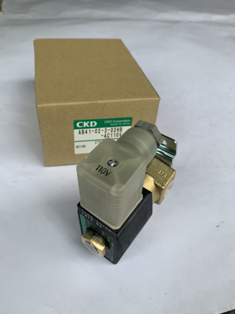 AB41-02-110V-2